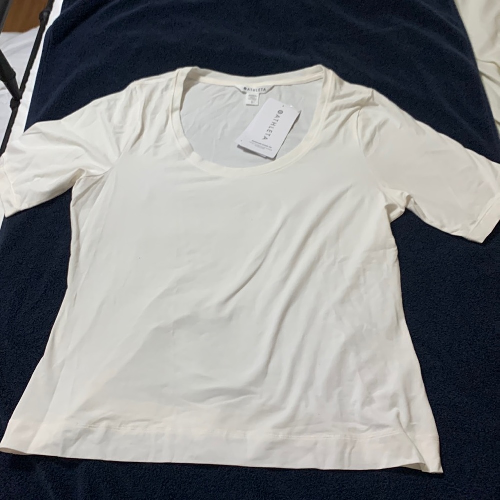 NWT cream athleta outbound scoop tee, size L